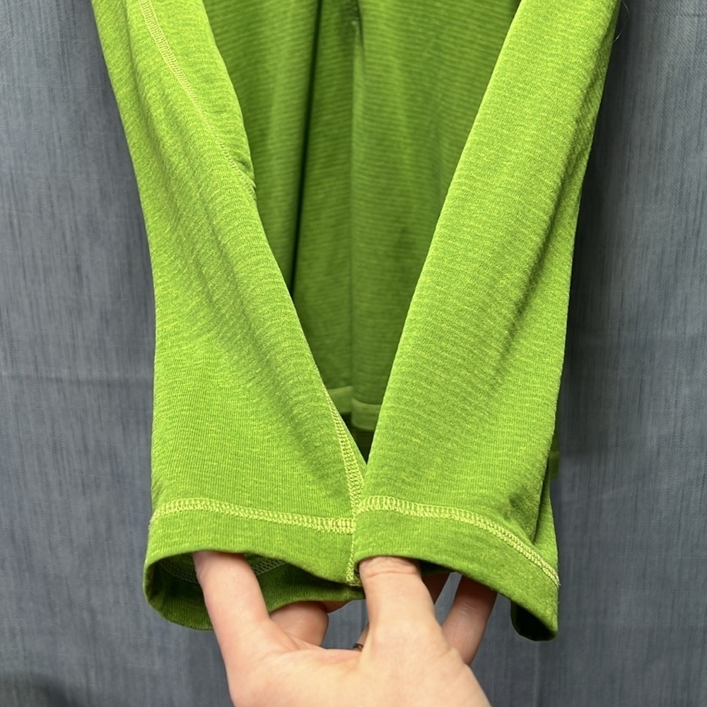 MEC green 1/4 tip long sleeve top size medium - Picture 5 of 9